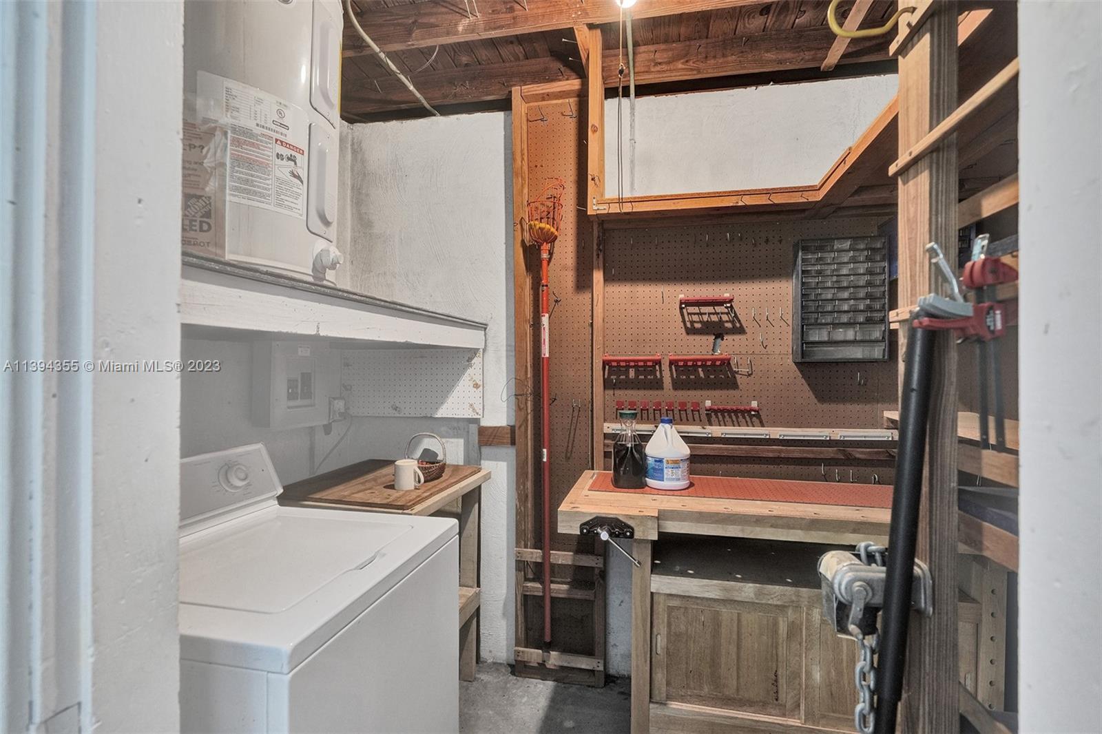 Photo 8 of 21 of 1130 NE 151st Ter house
