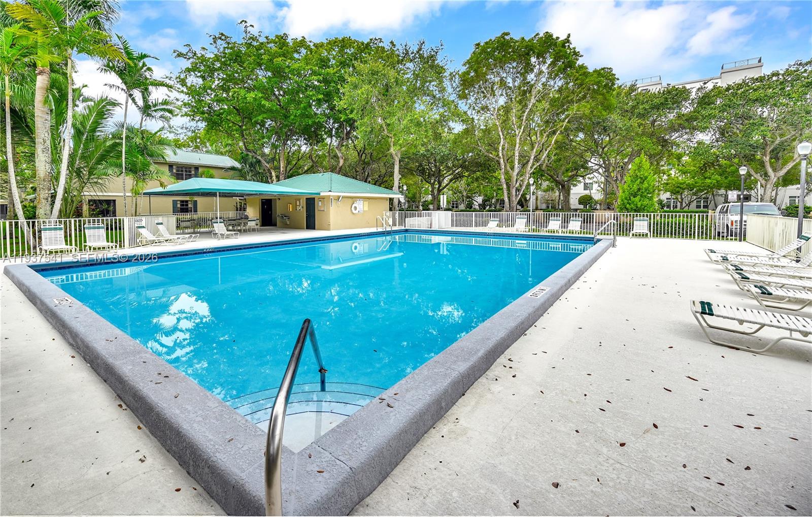 VILLAGE TOWNHOUSES-JACARA - Residential