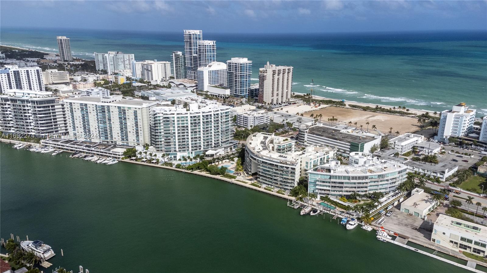 Don’t miss the opportunity to own a stunning corner unit with a unique full water view. Excellent location, having the beach within walkable distance. It is an impeccable 2 bedrooms and 2 bathrooms unit with a huge walking closet and a spacious terrace where you can get to enjoy a nice sunset and the Miami downtown skyline. This apartment has been very well tasted upgraded and it counts with a few windows that brings a lot of natural light to the apartment
Don’t miss the opportunity to live in the prestigious Peloro Building. It is a family-oriented building with a variety of luxurious amenities as gym, sauna, library, business center, valet parking, massage room, 24 hours concierge and a relaxing bay front infinity pool and jacuzzi.
The staff is very nice and welcoming. Petfriendly!