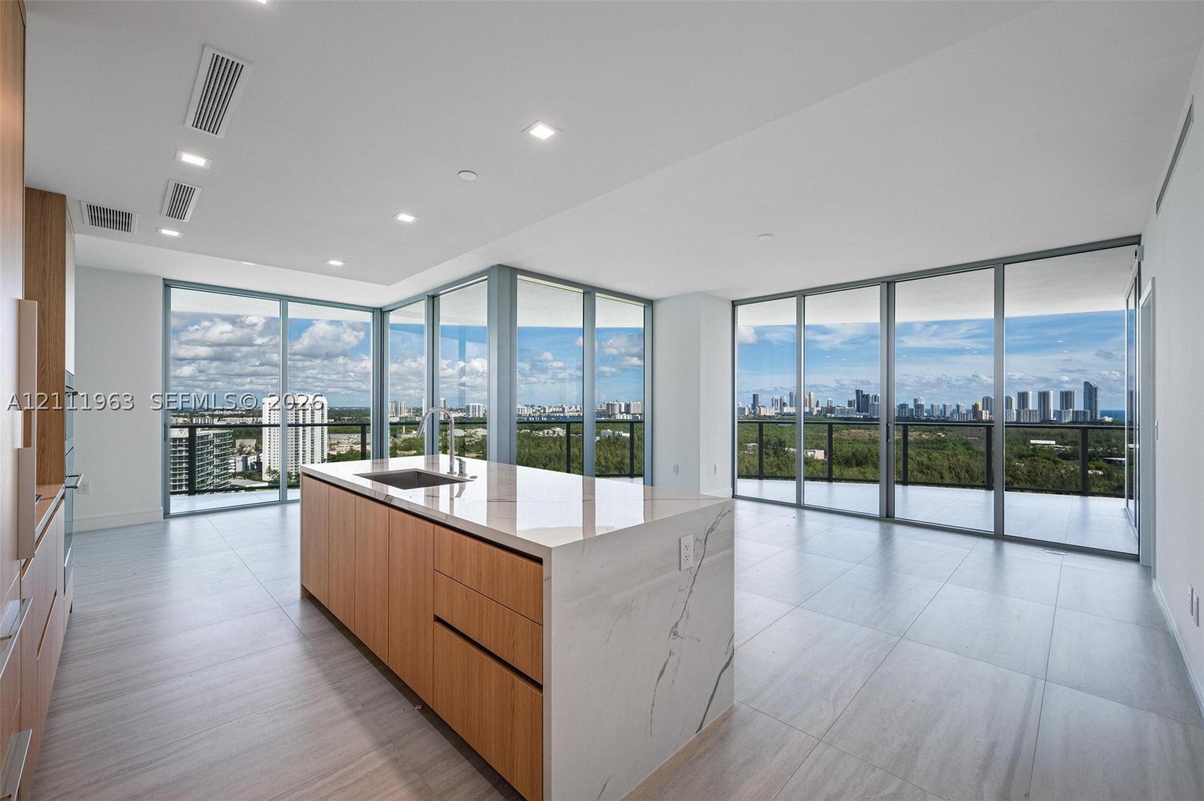 2411 Laguna Cir 2311