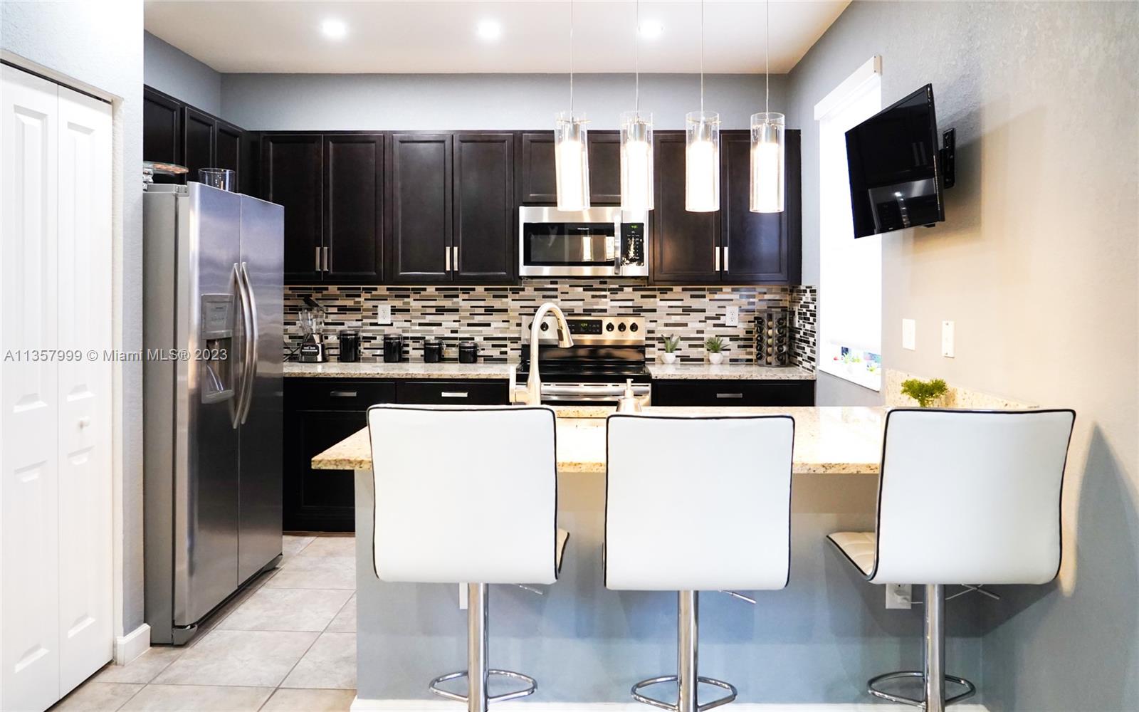 COCO PALM VILLAS - Residential
