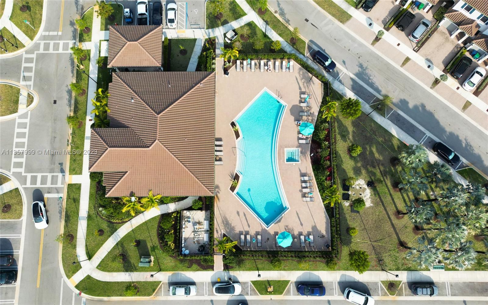 COCO PALM VILLAS - Residential