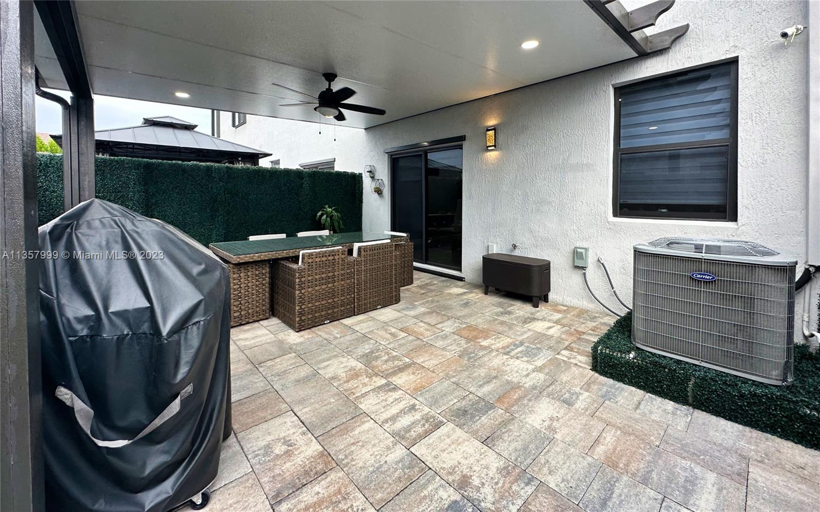 COCO PALM VILLAS - Residential