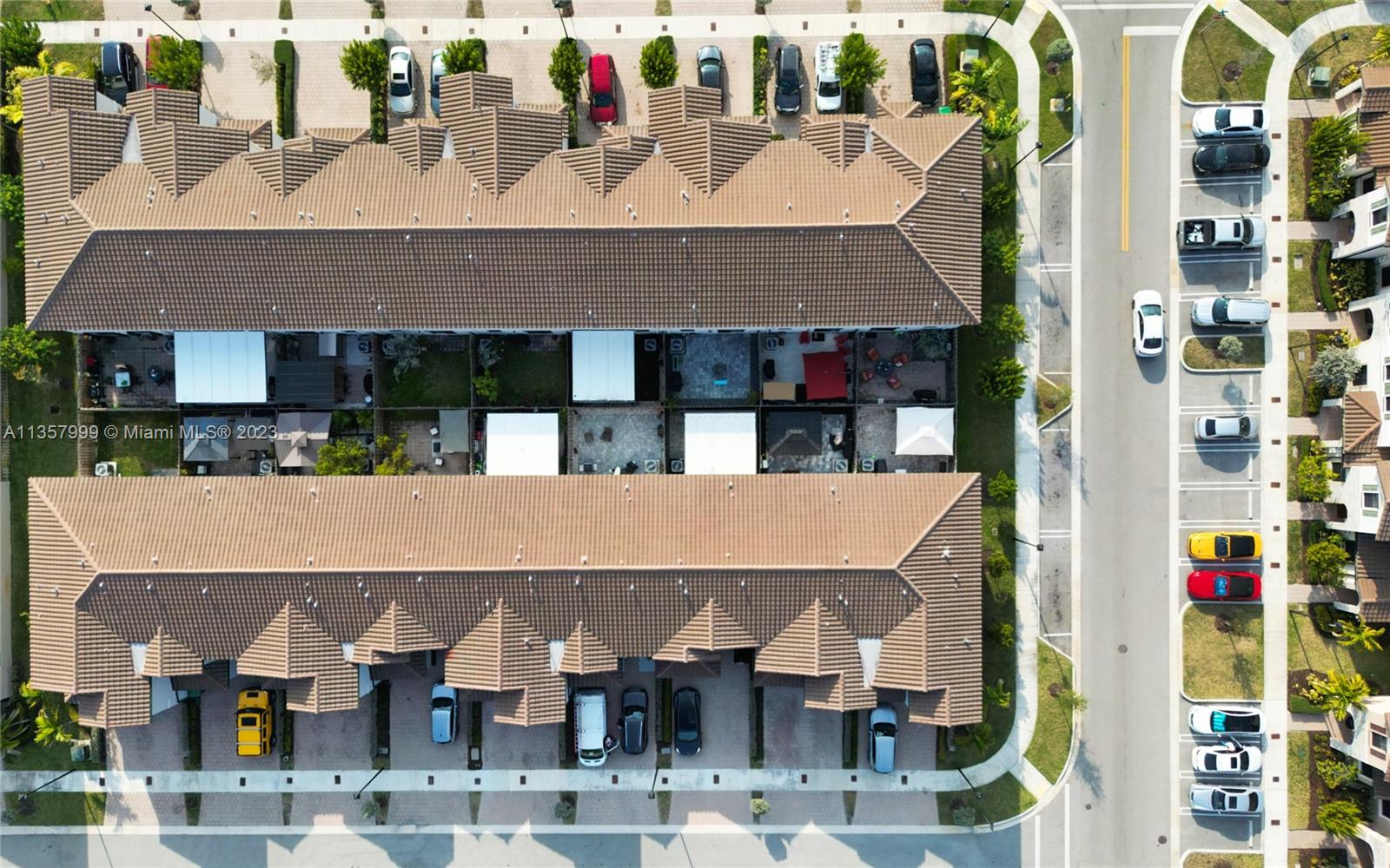 COCO PALM VILLAS - Residential