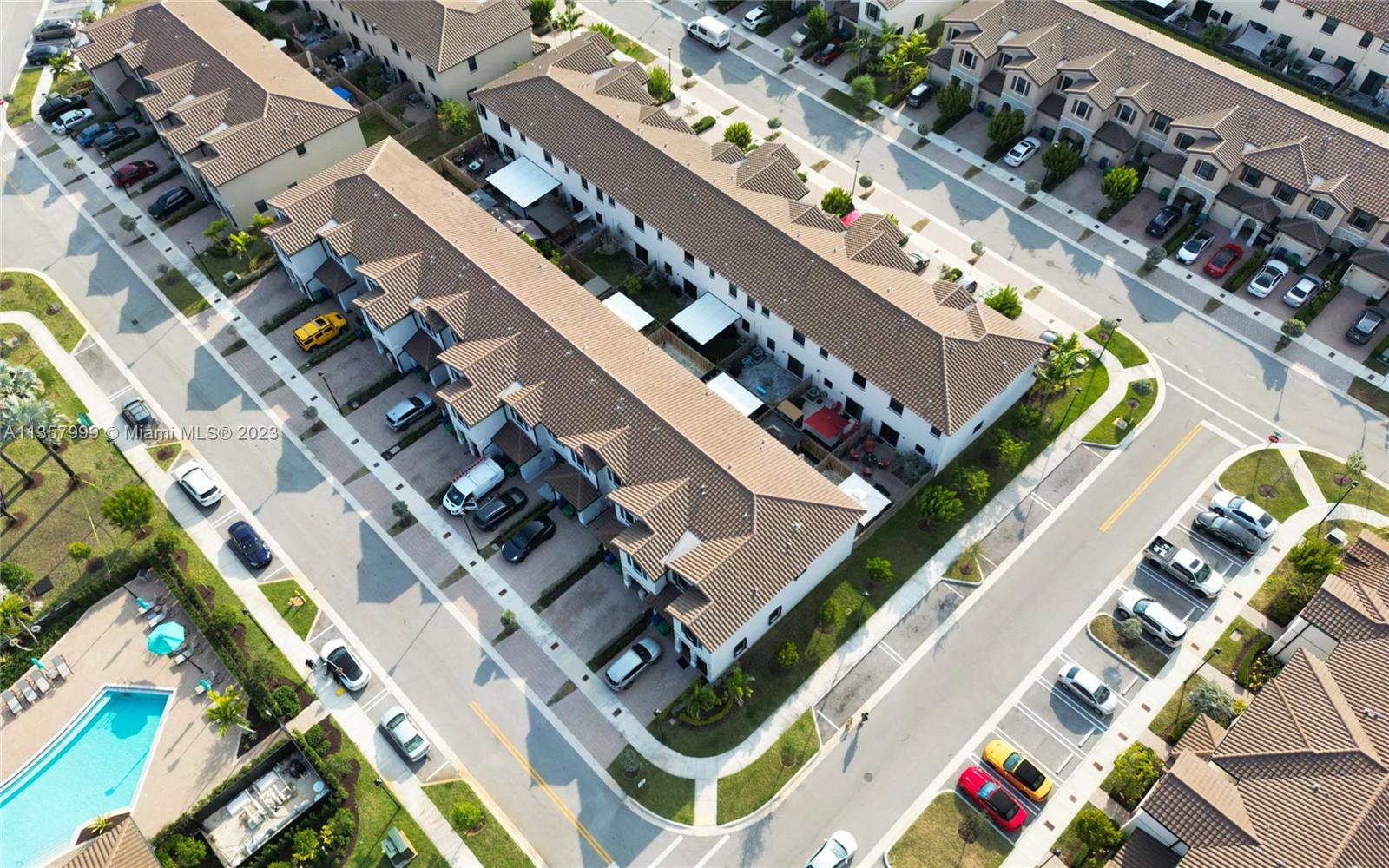 COCO PALM VILLAS - Residential