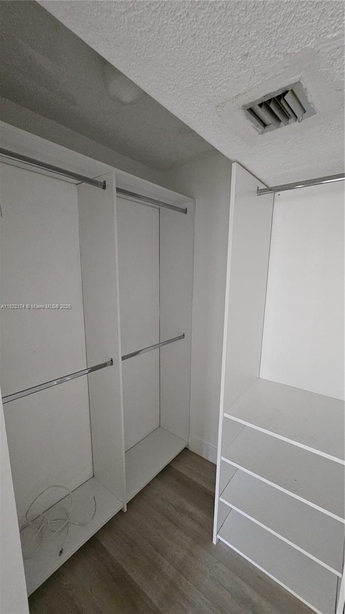 DANIANS NO 2 CONDO - Residential