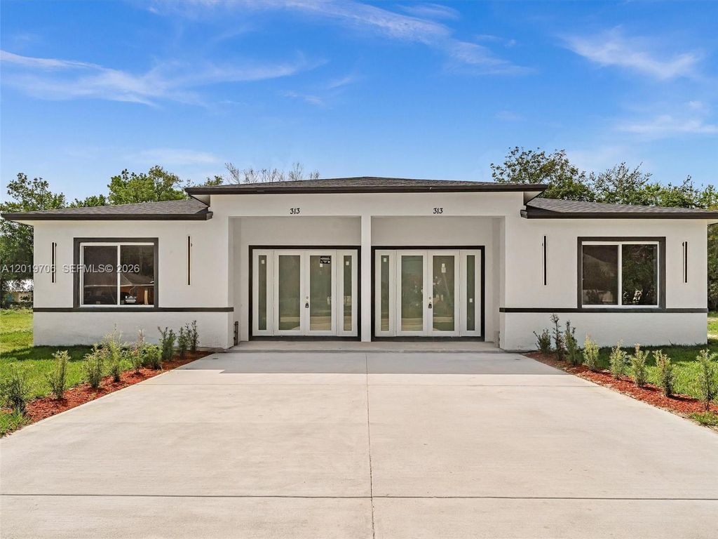 Photo of 313 13th S St #A, Fort Pierce, FL 34950 (MLS # A12019706)