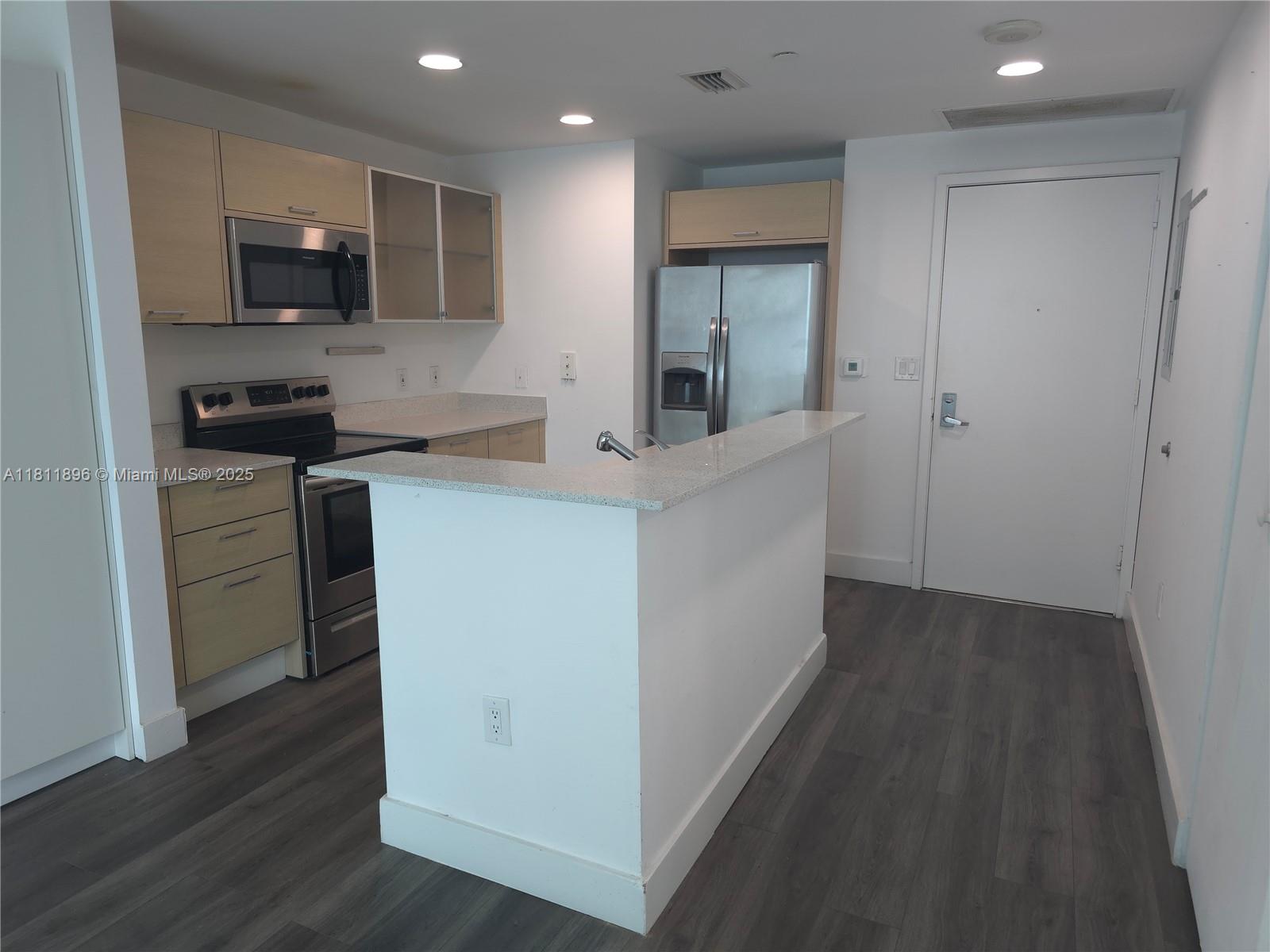 350 NE 24th St 1008