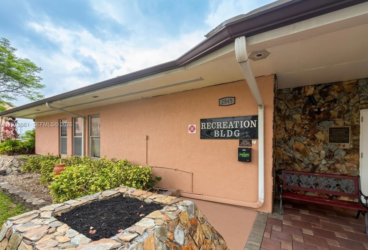 SOMERSET NO 4 CONDO - Residential