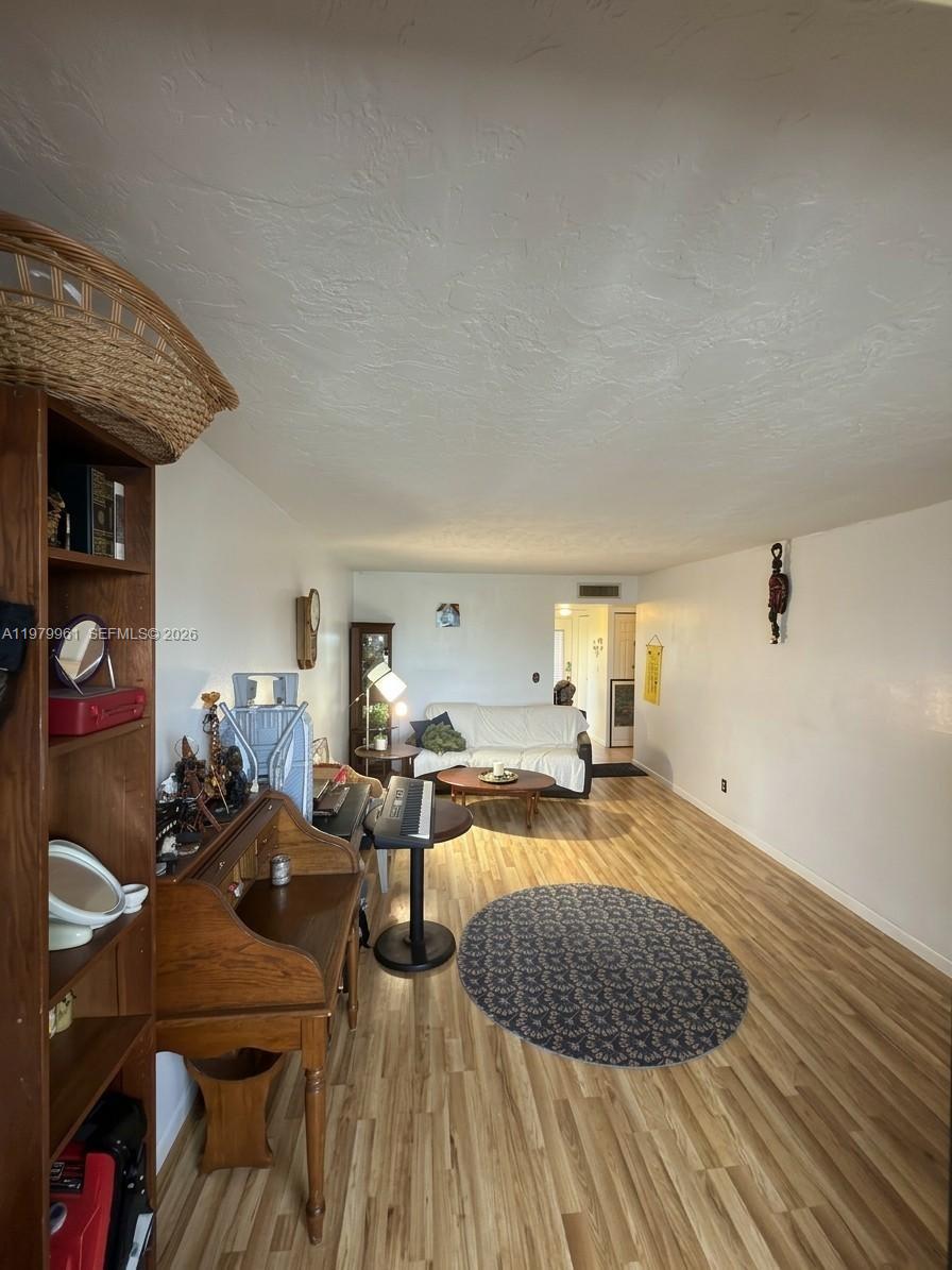 SOMERSET NO 4 CONDO - Residential