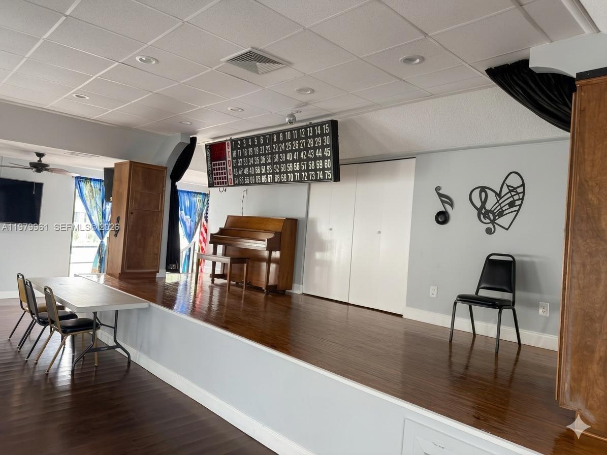 SOMERSET NO 4 CONDO - Residential