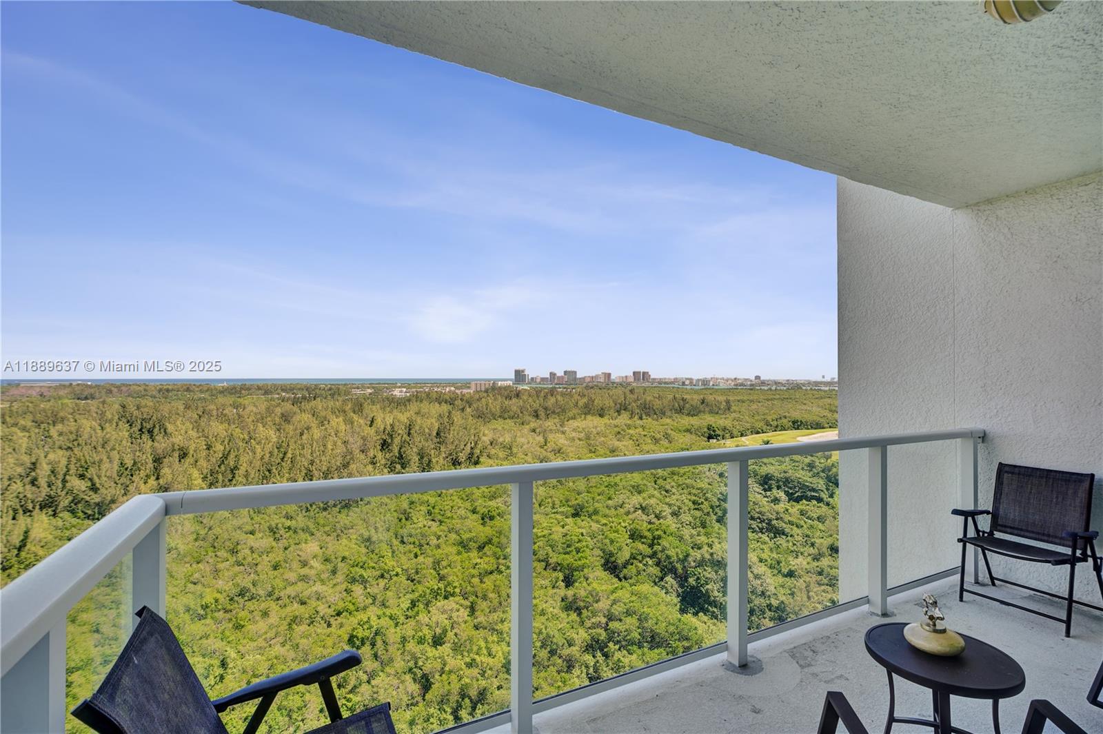 THE OAKS I CONDO - Residential