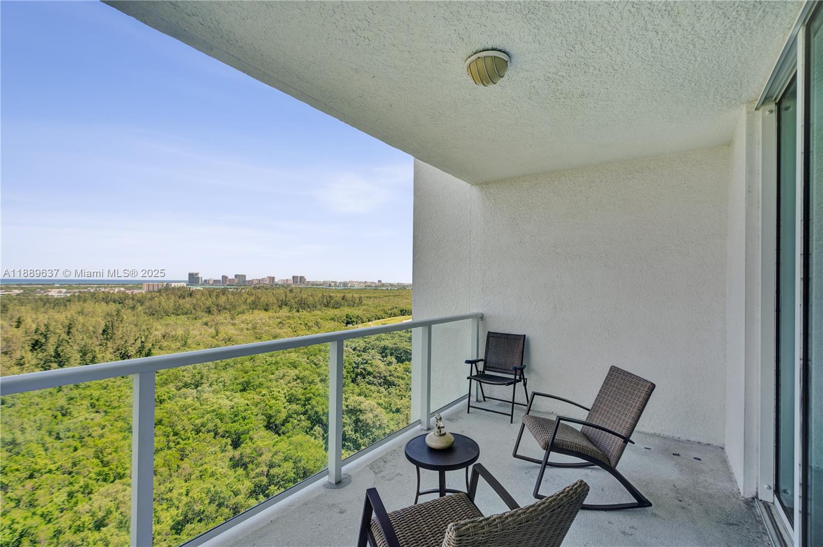 THE OAKS I CONDO - Residential