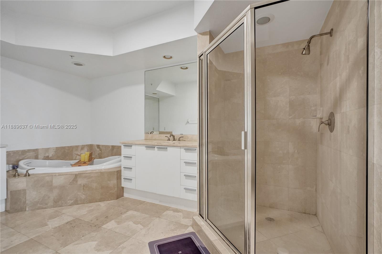 THE OAKS I CONDO - Residential