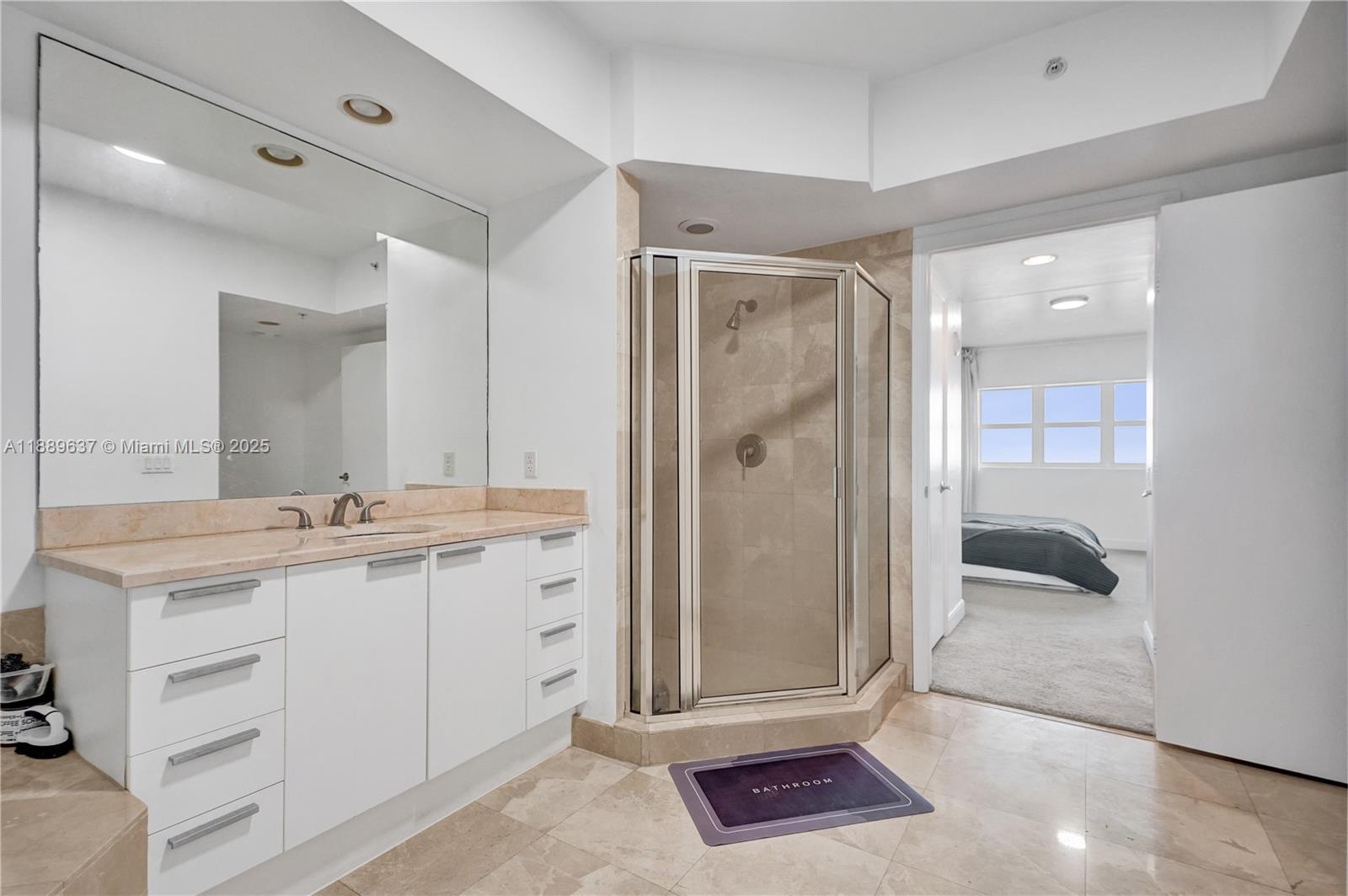 THE OAKS I CONDO - Residential
