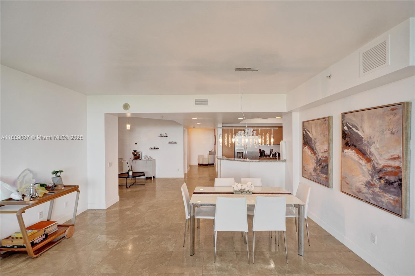 THE OAKS I CONDO - Residential