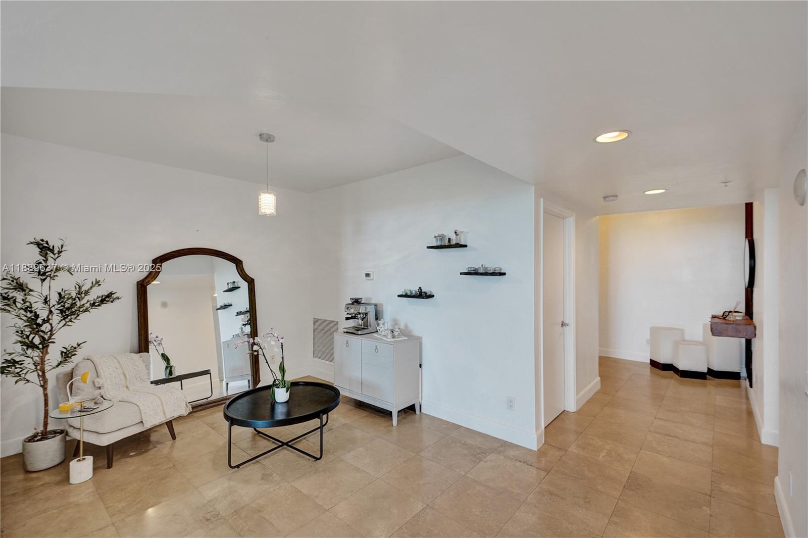 THE OAKS I CONDO - Residential