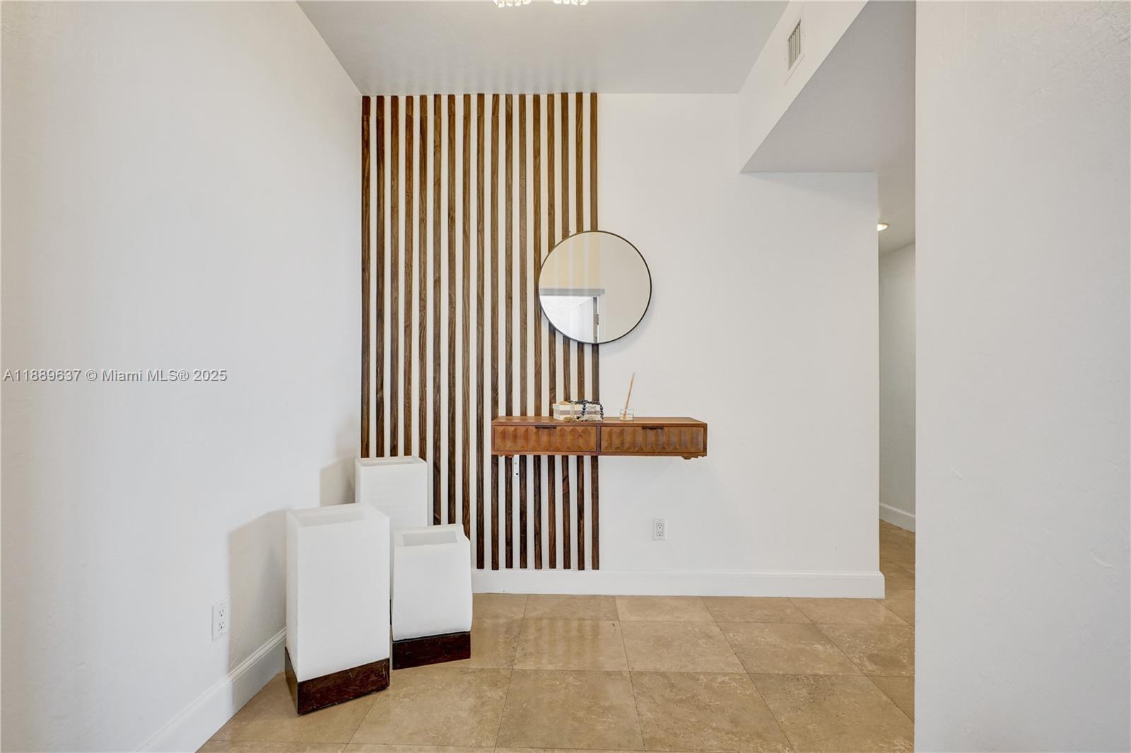 THE OAKS I CONDO - Residential