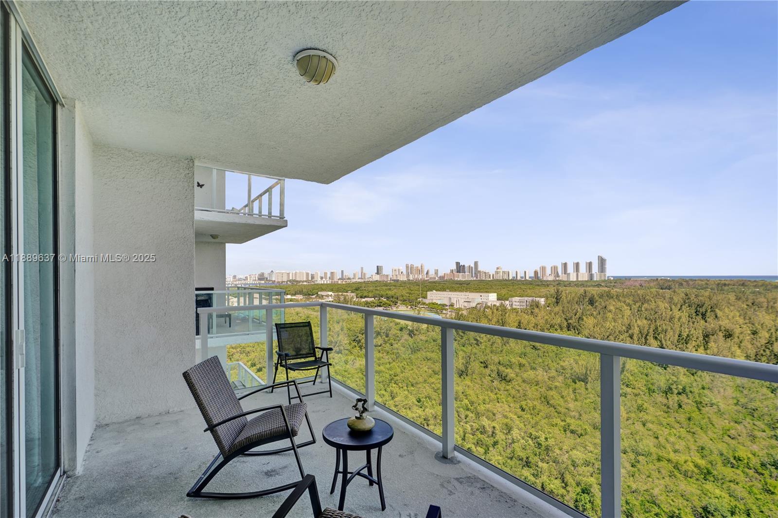 THE OAKS I CONDO - Residential