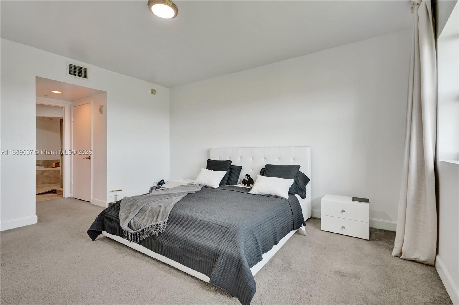 THE OAKS I CONDO - Residential