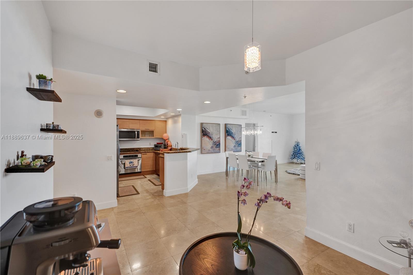 THE OAKS I CONDO - Residential