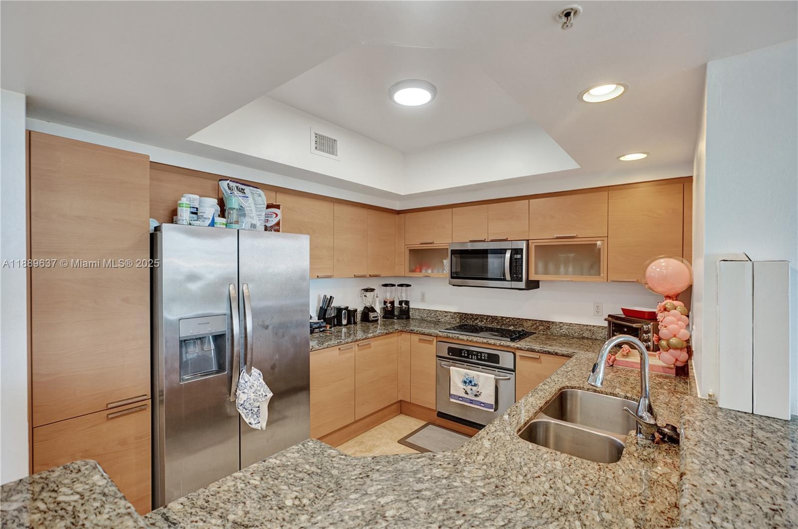 THE OAKS I CONDO - Residential