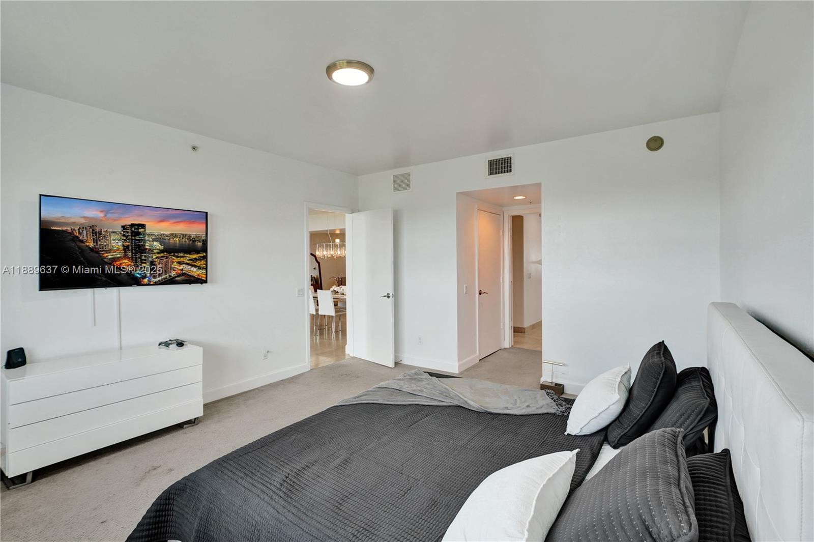 THE OAKS I CONDO - Residential