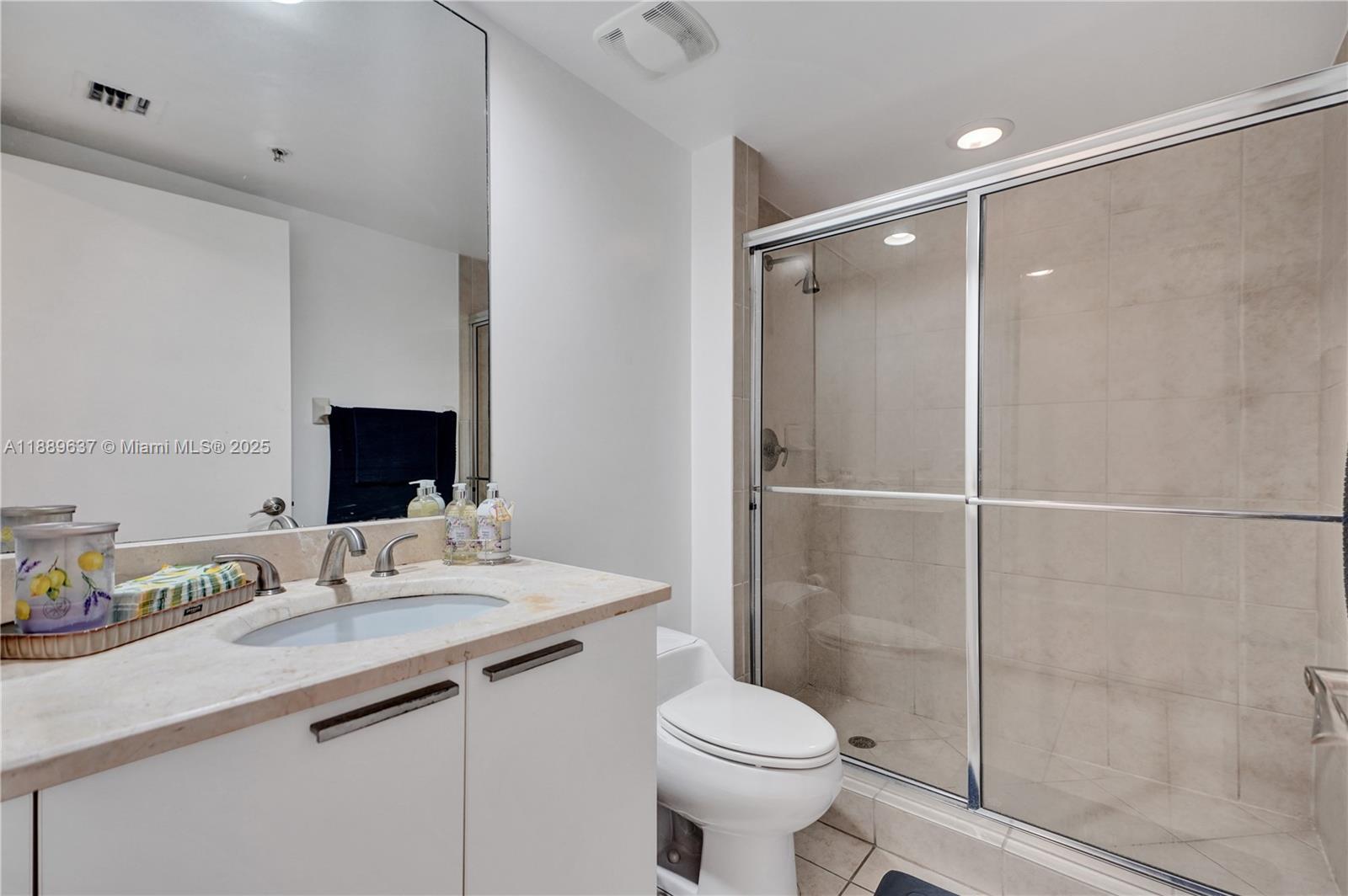 THE OAKS I CONDO - Residential