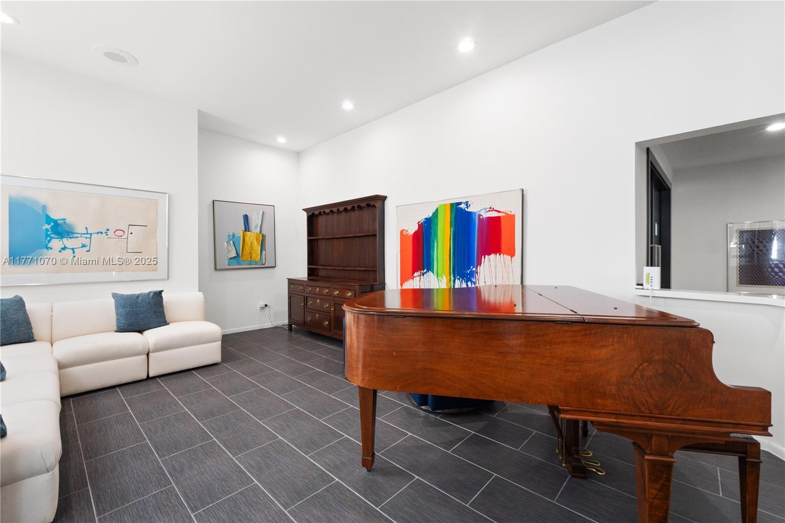 MELAR ESTATES - Residential