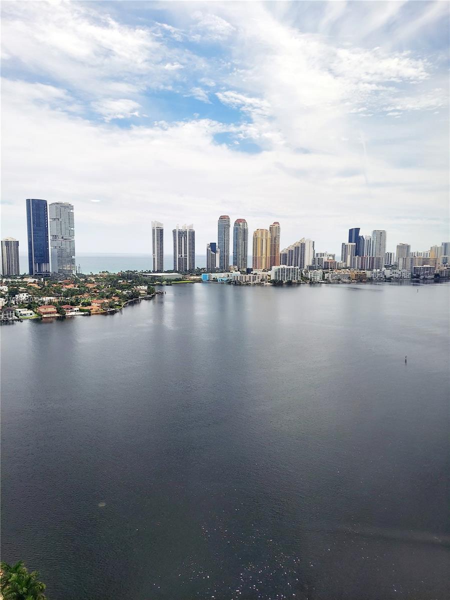 MYSTIC POINTE TOWER 500 C - Residential
