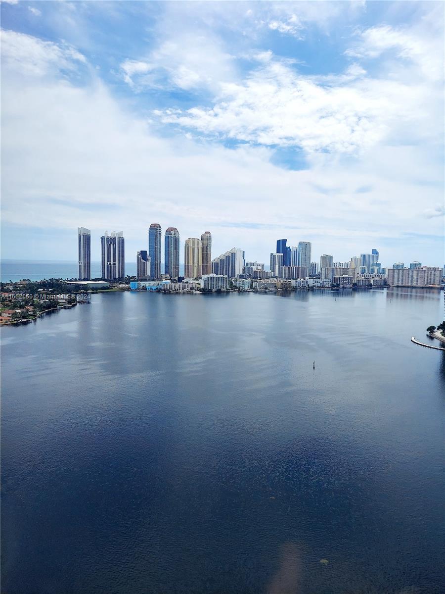 MYSTIC POINTE TOWER 500 C - Residential