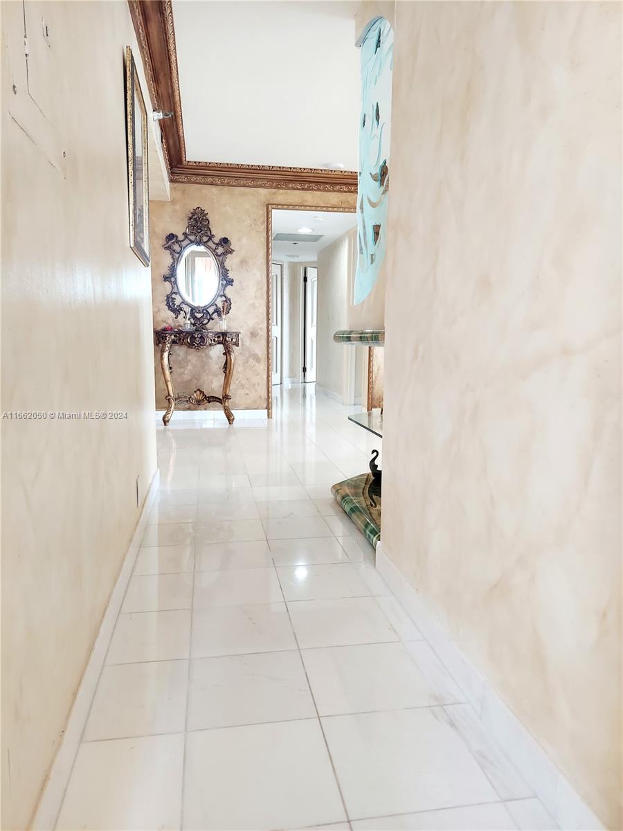 MYSTIC POINTE TOWER 500 C - Residential