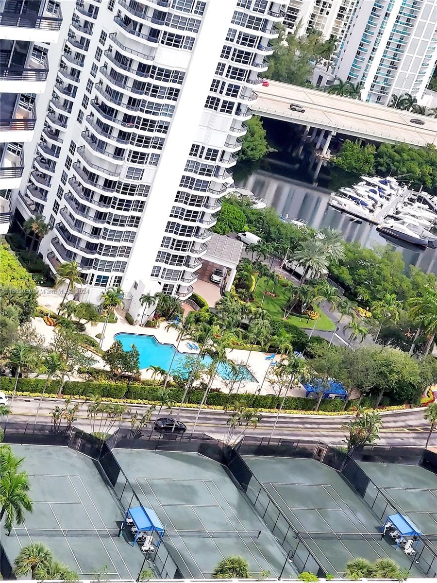 MYSTIC POINTE TOWER 500 C - Residential