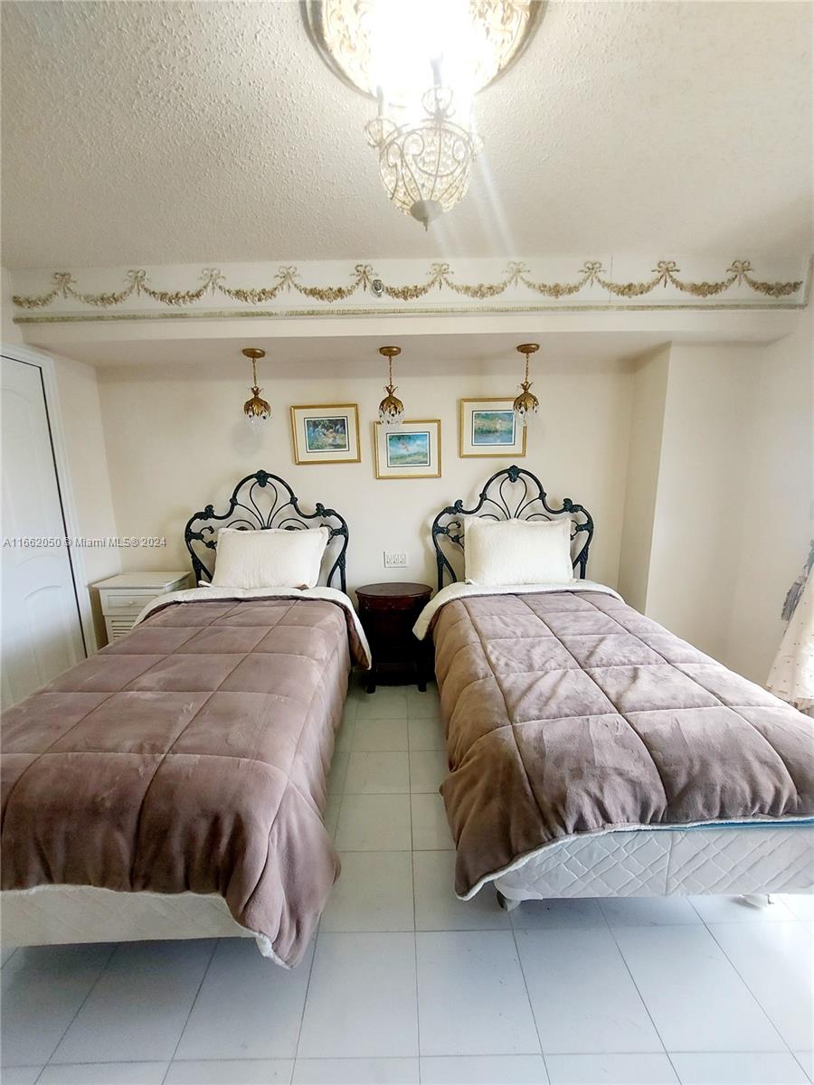 MYSTIC POINTE TOWER 500 C - Residential