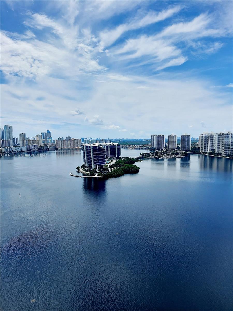 MYSTIC POINTE TOWER 500 C - Residential