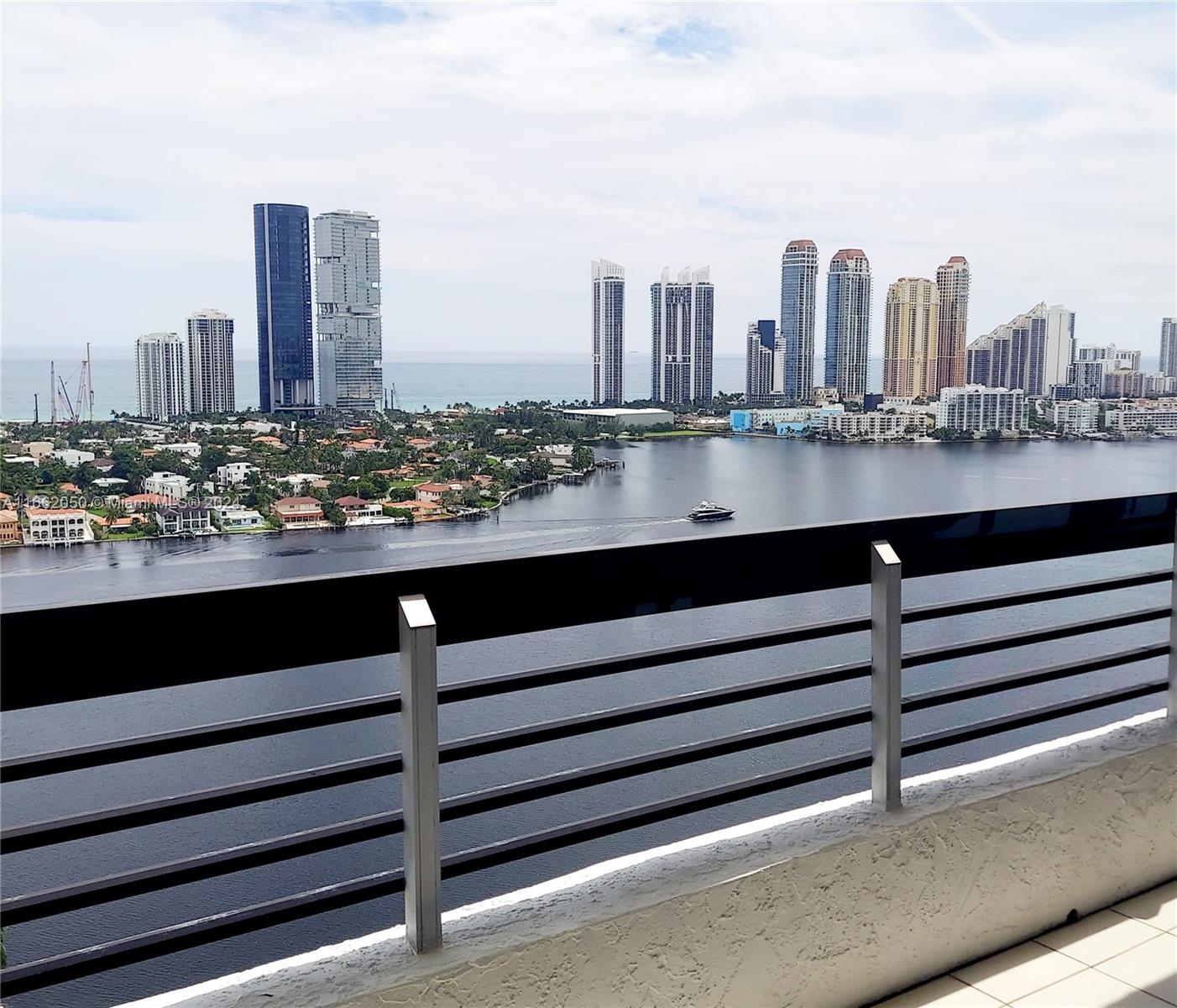 MYSTIC POINTE TOWER 500 C - Residential
