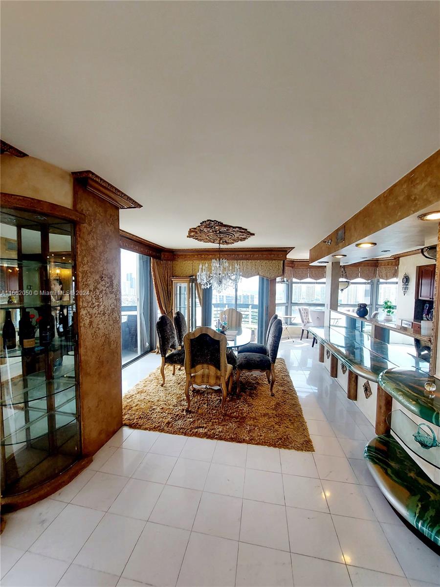 MYSTIC POINTE TOWER 500 C - Residential
