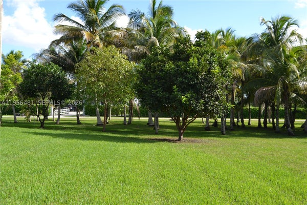 5425 SW 190TH AVE # 1, SOUTHWEST RANCHES, FL 33332 - Image b70837c15f2de82b98090018ccc4e4bb/417996318