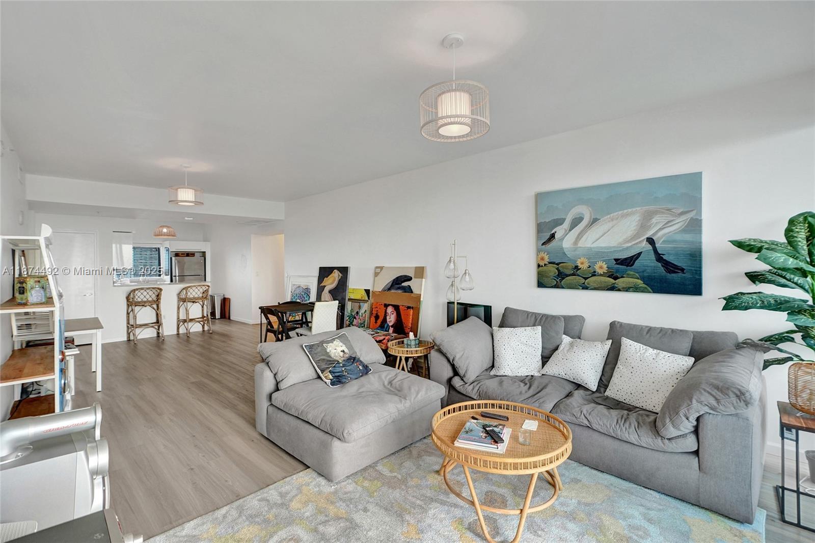 BLUE CONDO - Residential