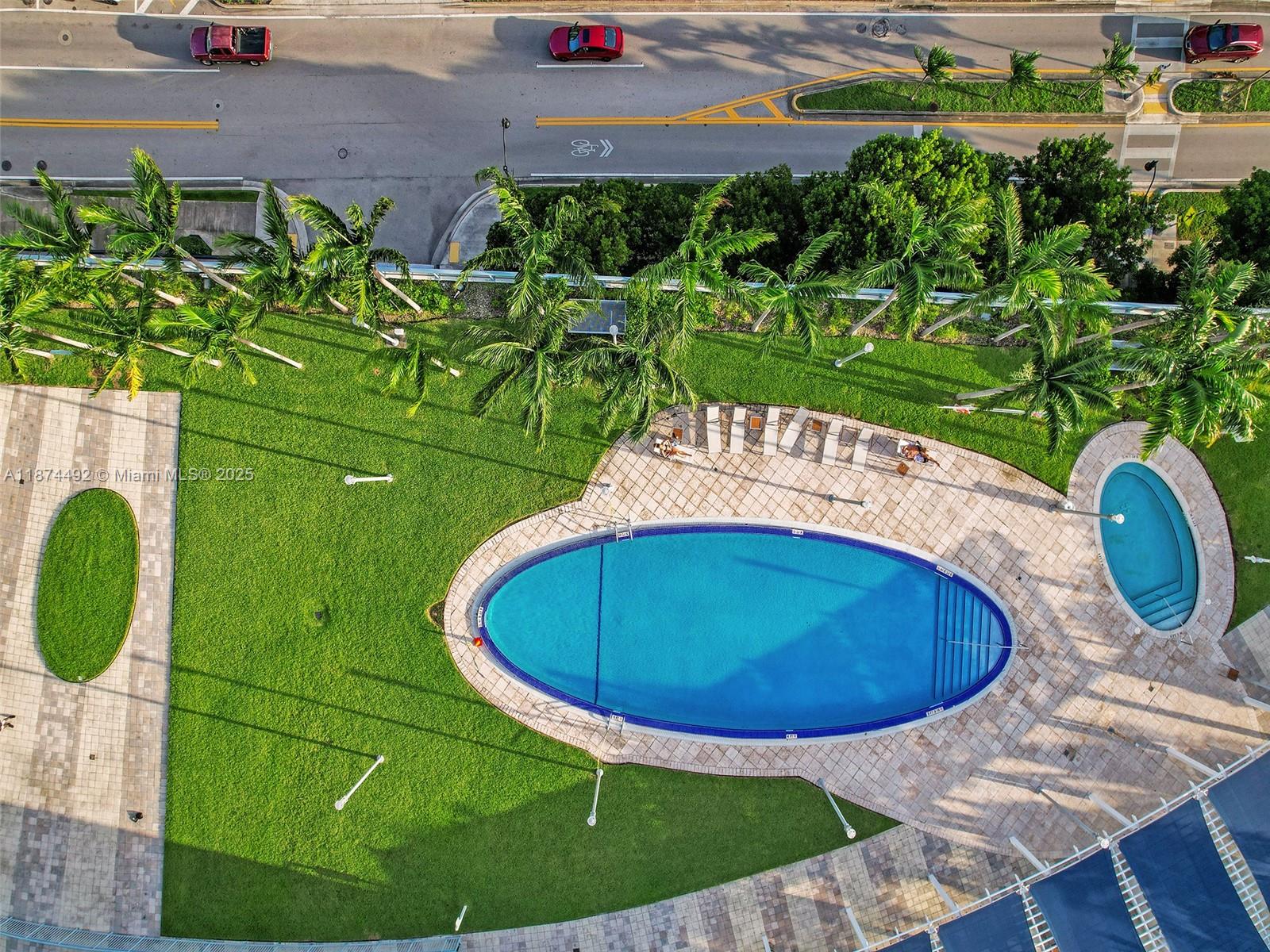 BLUE CONDO - Residential