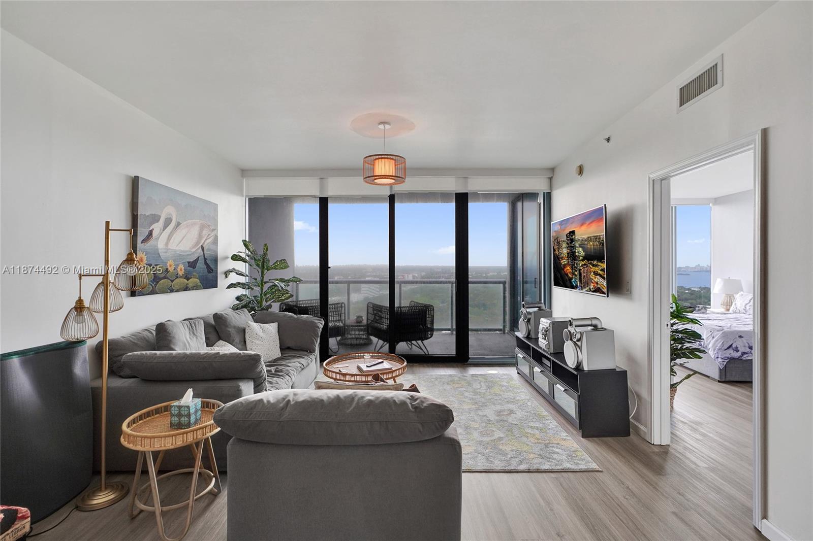 BLUE CONDO - Residential