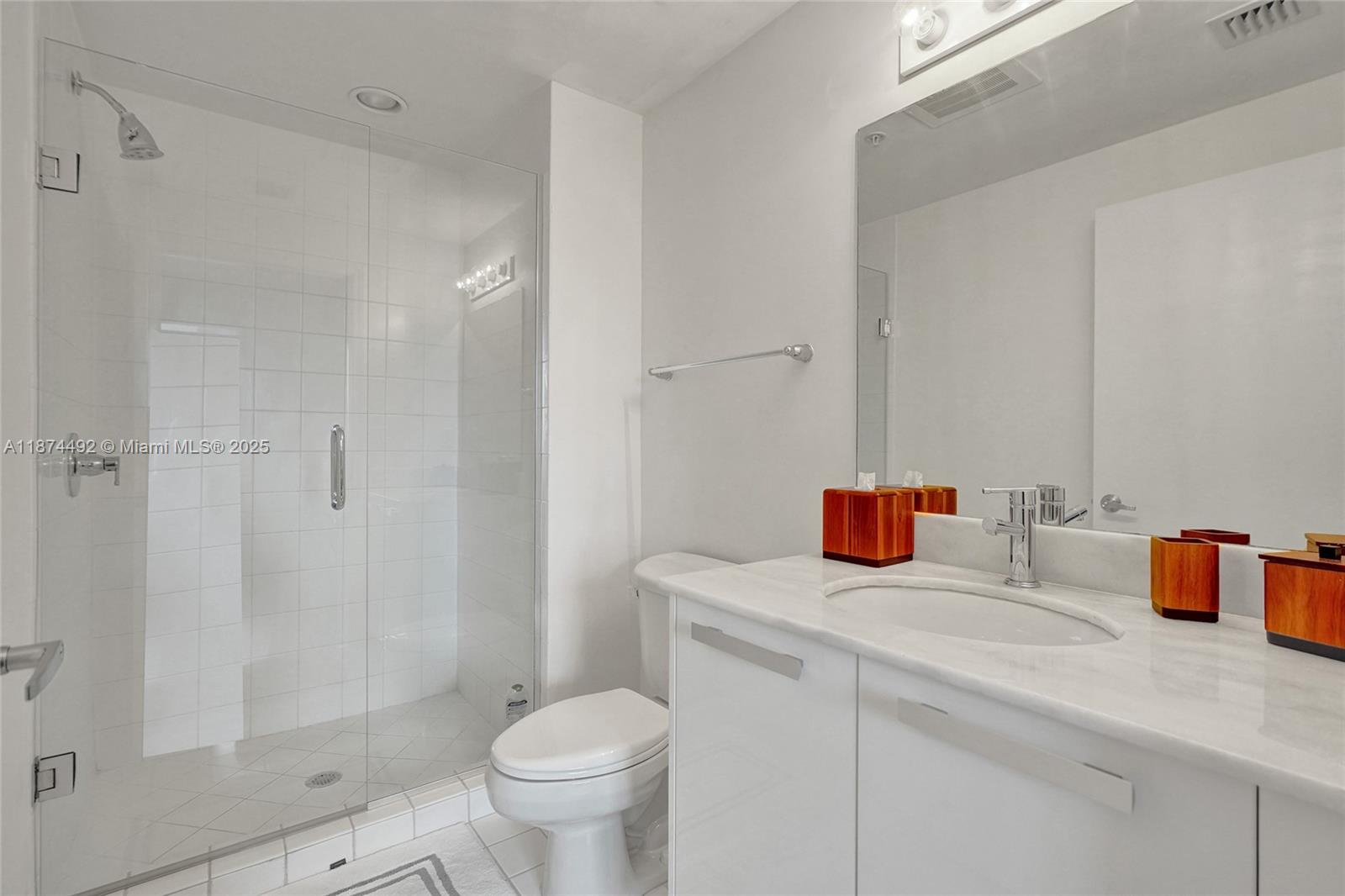 BLUE CONDO - Residential