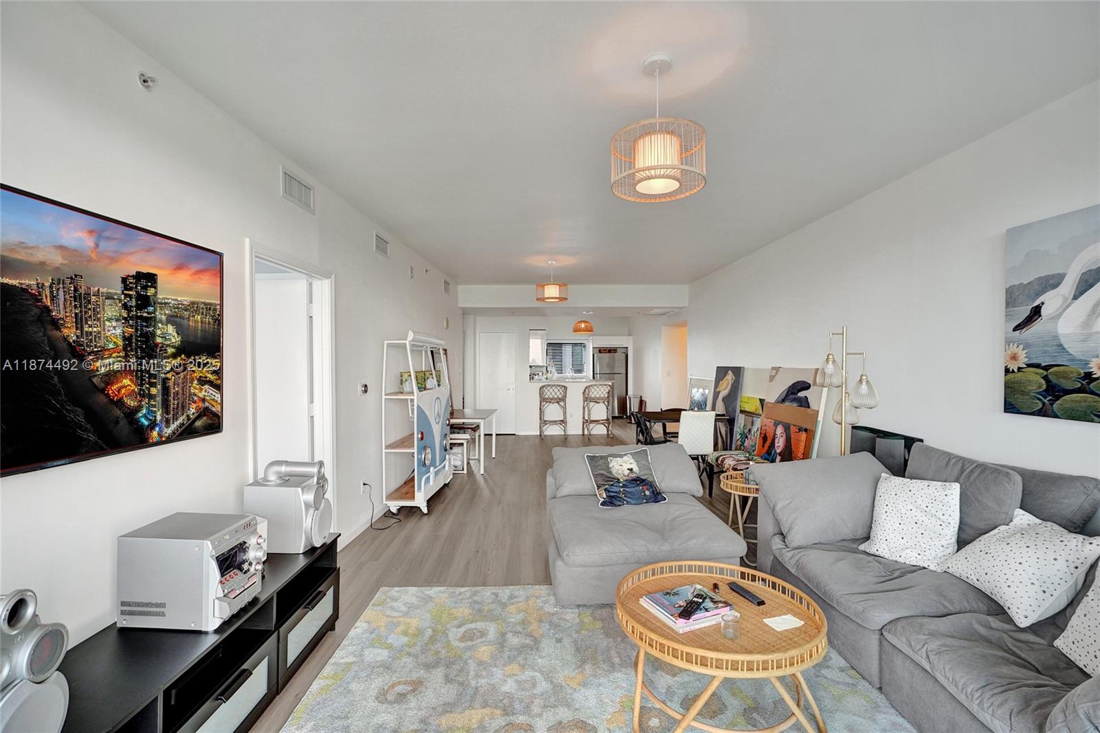 BLUE CONDO - Residential