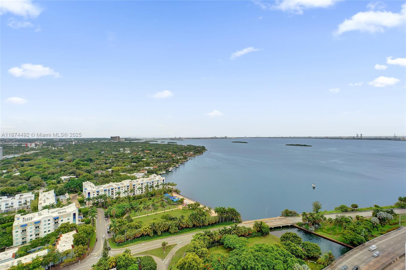 BLUE CONDO - Residential