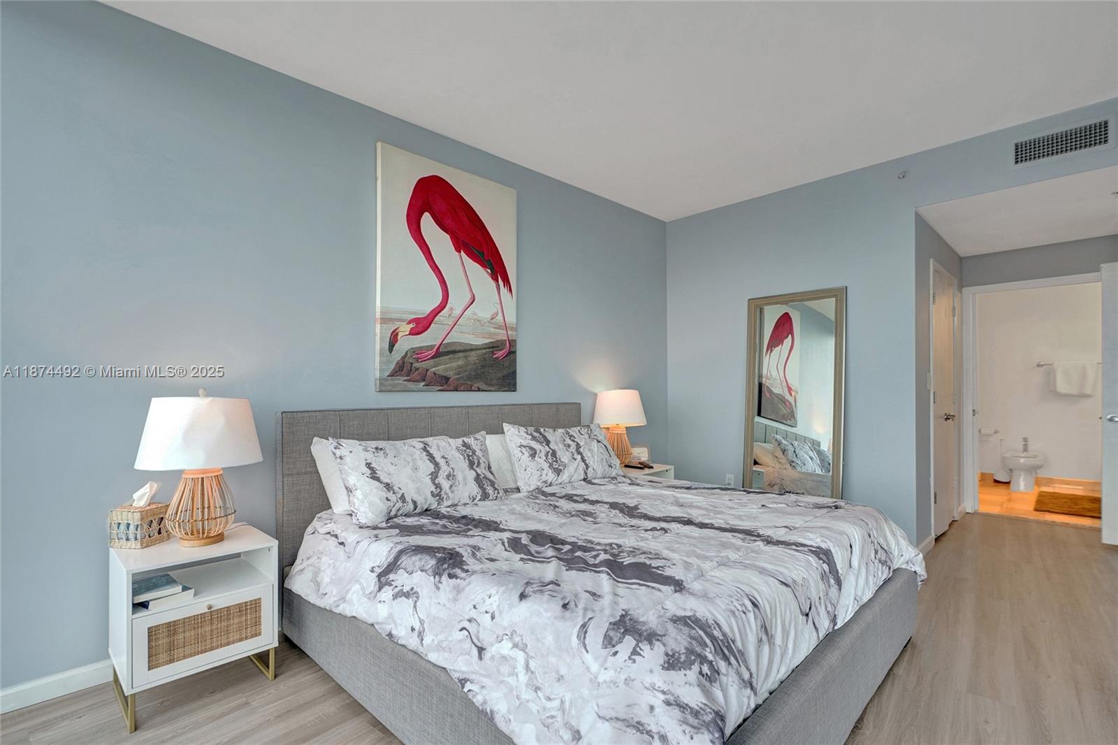 BLUE CONDO - Residential