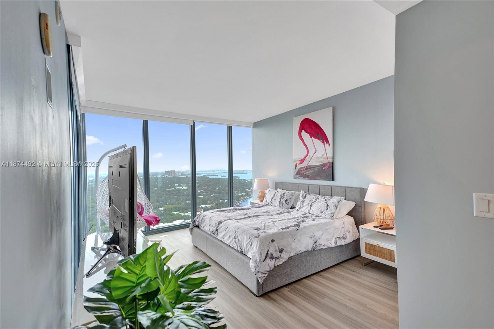 BLUE CONDO - Residential