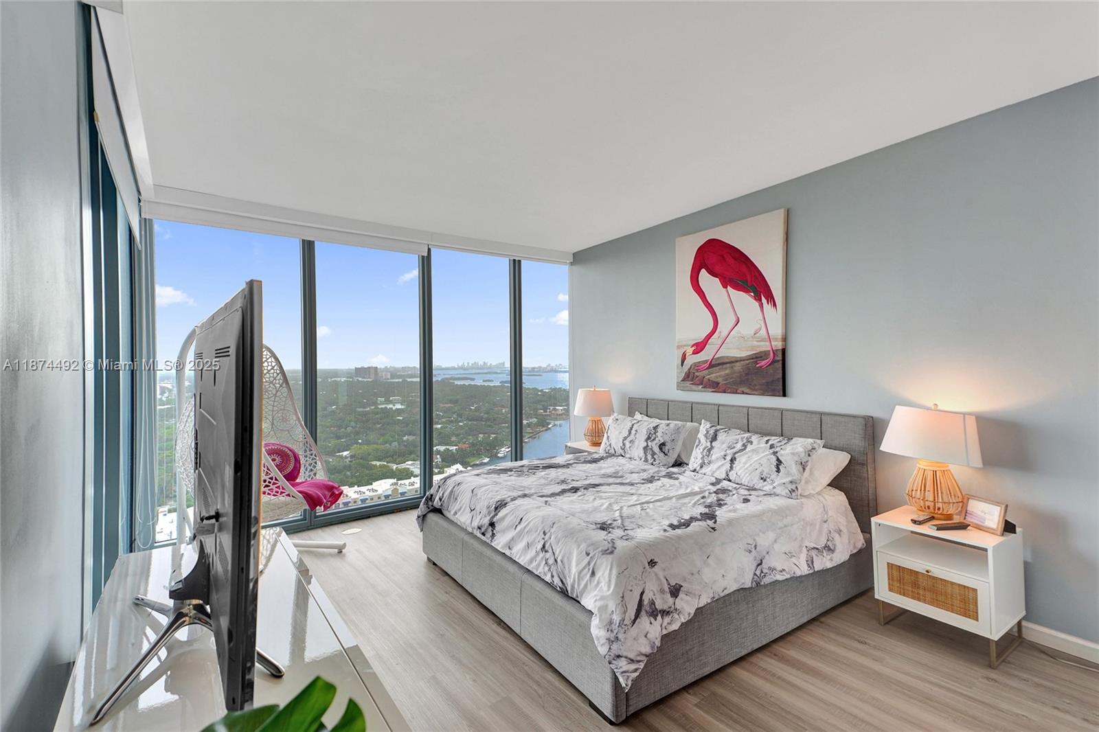 BLUE CONDO - Residential