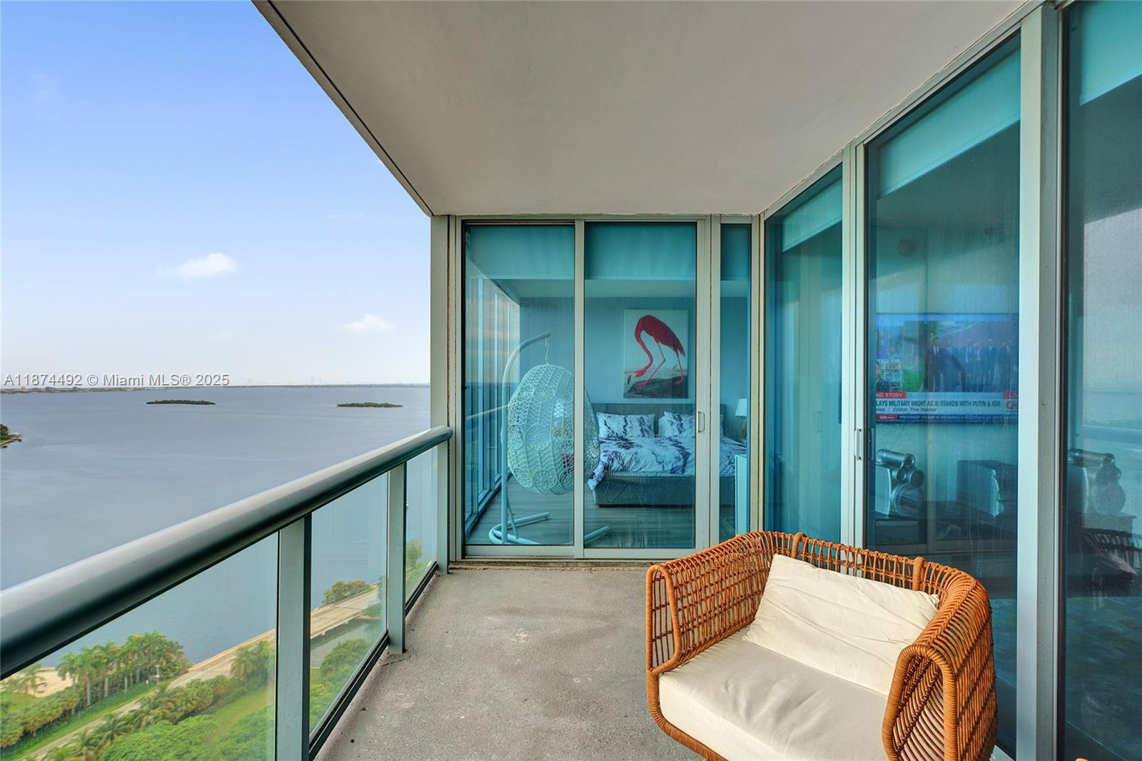 BLUE CONDO - Residential