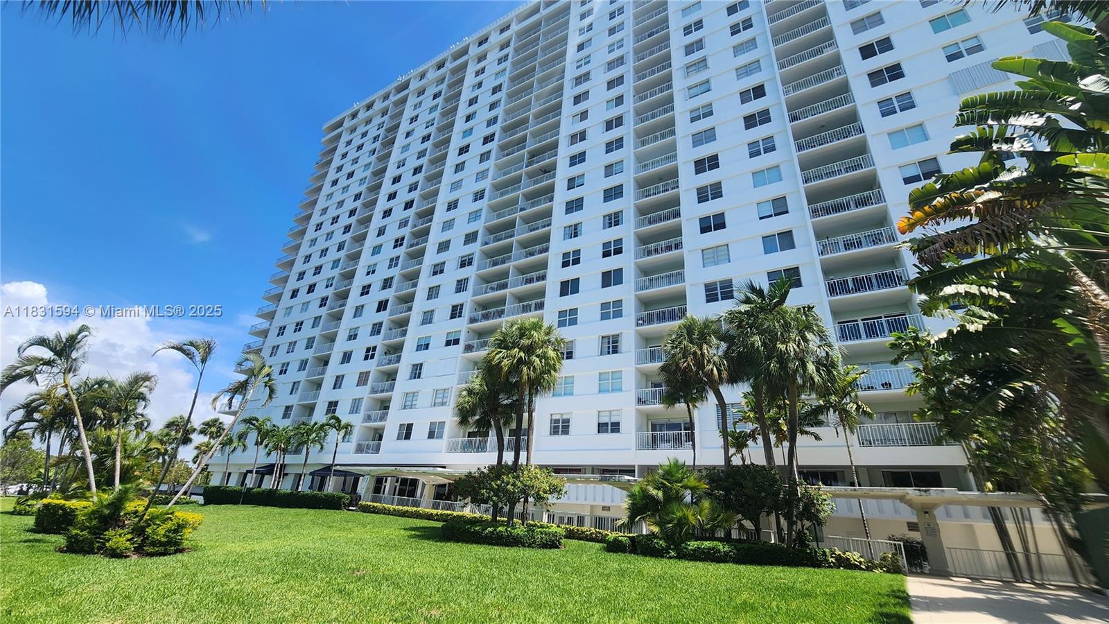 500 Bayview Dr 1725