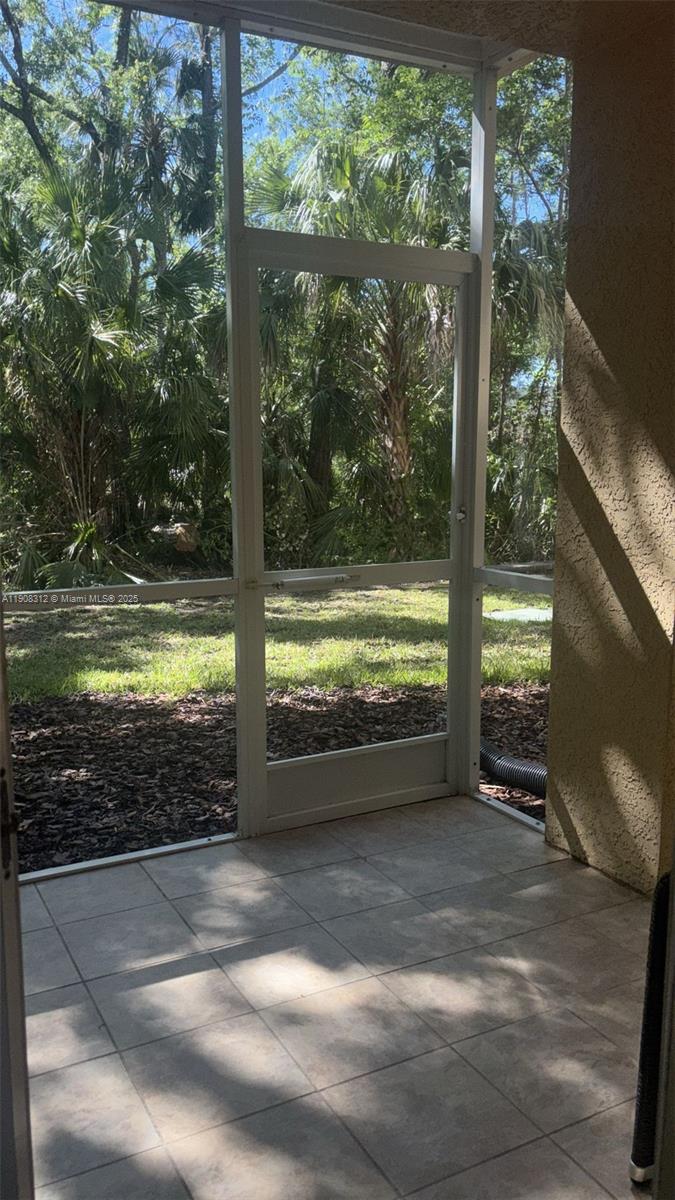 OXFORD PLACE AT TAMPA PALM - Residential